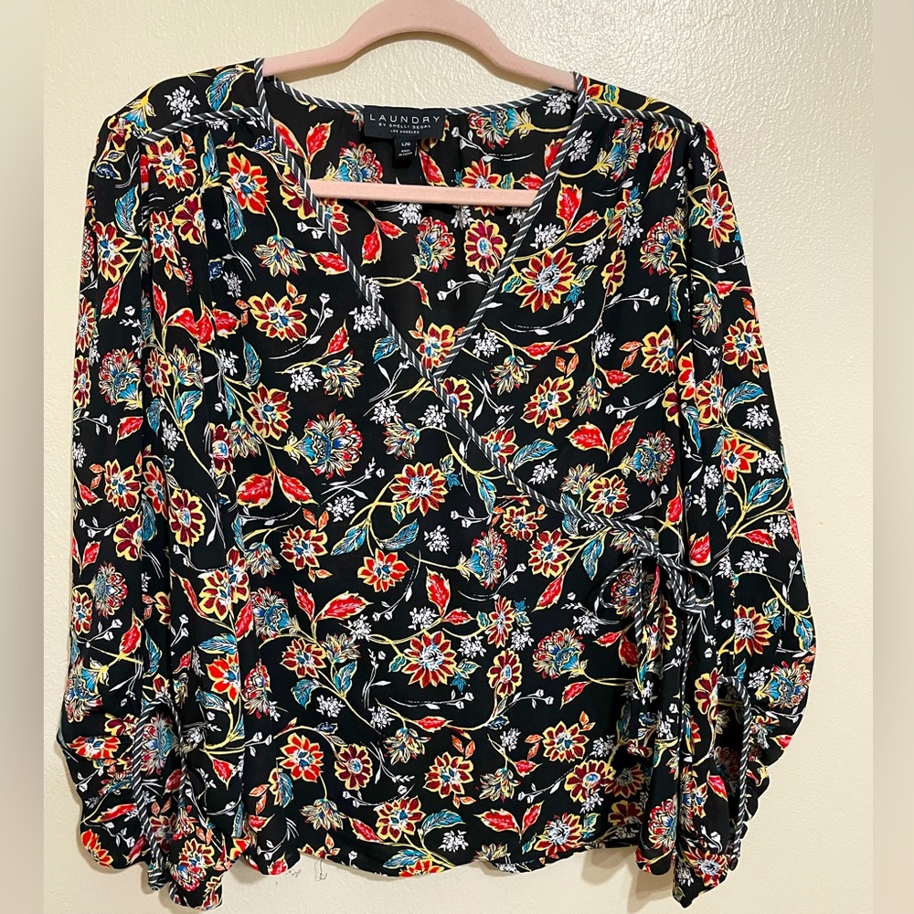 Black floral 3/4 sleeve blouse
